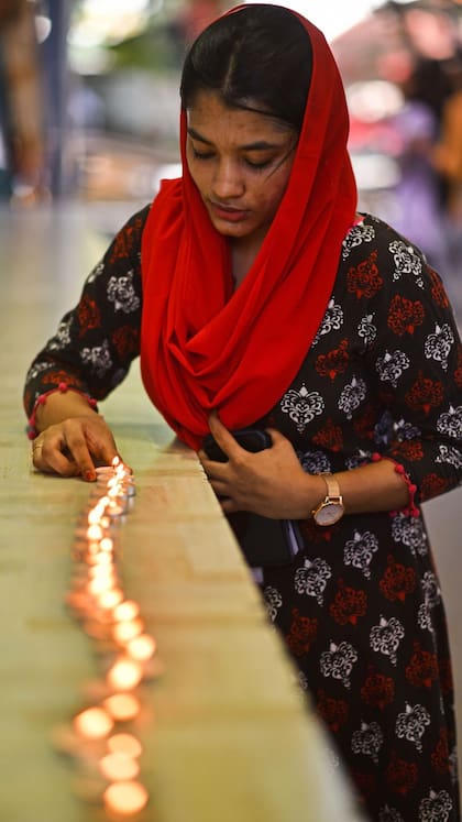 Las tensiones entre la etnia meitei (predominantemente hindú) y las comunidades tribales de las colinas (en su mayoría cristianas) llevan meses produciéndose