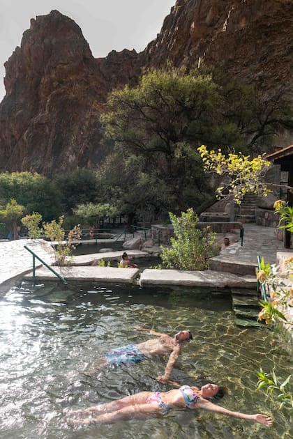 Las termas de Fiambalá, gran atractivo local. Los piletones son 14 y las temperaturas oscilan entre los 45 y 32 grados.