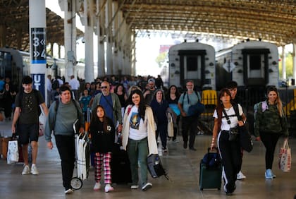 Las terminal ferroviaria volvió a llenarse de turistas