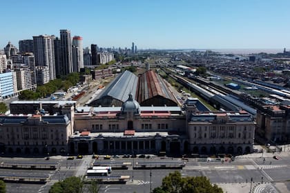Las terminales ferroviarias de Retiro, desde el drone de LA NACION