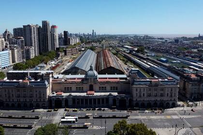 Las terminales ferroviarias de Retiro, desde el drone de LA NACION