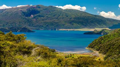 Las terrazas rosadas y blancas del lago Rotomahana son la octava maravilla del mundo