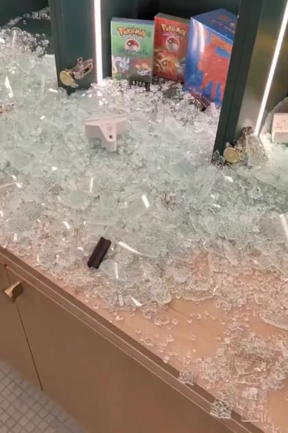 Las tiendas de tarjetas coleccionables de Pokémon sufren robos en Nueva York, California y otras partes de Estados Unidos