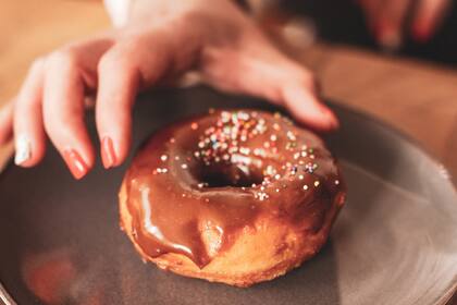 Las tiendas en las que se podrán recibir donas gratis este 13 de noviembre