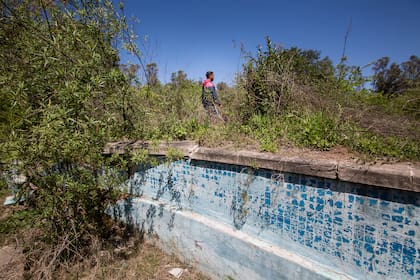 Las típicas venecitas que enmarcaban las piscinas sobreviven al paso del tiempo