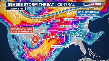 Las tormentas comenzarán a desarrollarse por la tarde a lo largo de la línea seca (dryline) que separa el aire seco del oeste del aire húmedo del este