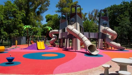 Las torres cerca del lago