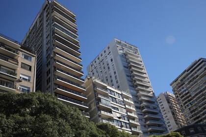 Las torres de categoría en barrios como Recoleta, Belgrano, Palermo, Barrio Parque y Puerto Madero son las más cotizadas