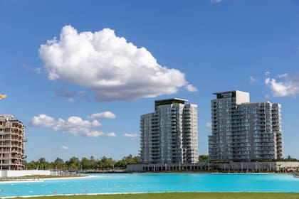 Las torres Sky 1 y Sky 2, ya el hogar de más de un centenar de familias.