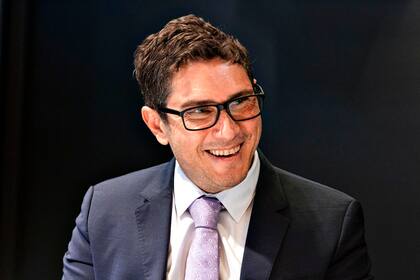 "Las tres cosas que necesita la Argentina para resolver y atraer mayores inversiones son libre acceso a divisas, disminución de la brecha entre barril doméstico y el de exportación para hacerlo competitivo, y reglas claras y estables desde el punto de vista regulatorio y fiscal", dice Ricardo Rodríguez, presidente de Shell Argentina