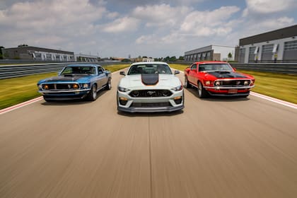 Las tres generaciones del Mustang Mach 1