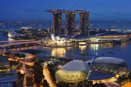 Las tres torres del hotel Marina Bay Sands, coronadas por el Skypark, un mirador de 360°, la zona más nueva de la ciudad