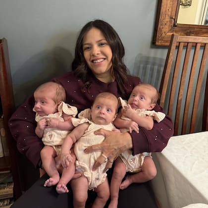 Las trigemelas estuvieron semanas en neonatología hasta que pudieron ir a casa