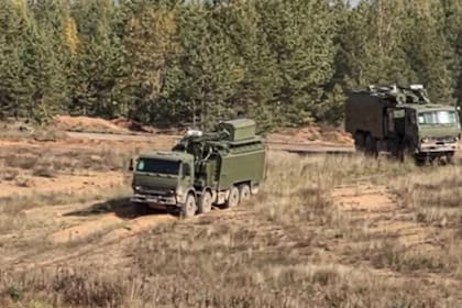 Las tripulaciones de los complejos Palantin de un batallón de guerra electrónica separado del ejército de armas combinadas del Distrito Militar Occidental durante un ejercicio especial en el campo de entrenamiento de Pogonovo en Rusia, el 8 de octubre de 2021