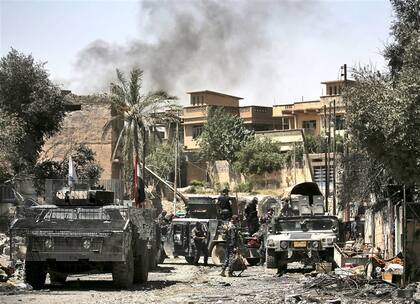 Las tropas iraquíes, ayer, en su avance sobre posiciones de Estado Islámico en Mosul