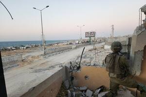 Las tropas israelíes llevan adelante una incursión en la Franja de Gaza para exterminar a Hamas