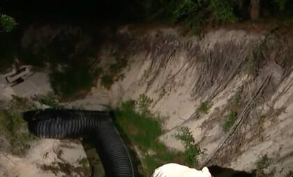 Las tuberías del antiguo desagüe quedaron al descubierto