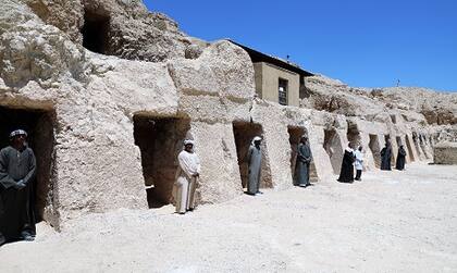Las tumbas tienen múltiples ingresos que conducen a los pozos funerarios