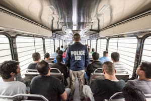 Las últimas estadísticas reflejan que el 71% de los migrantes detenidos por la agencia no cuentan con antecedentes penales