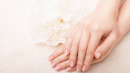 Las uñas saludables tienen un color rosado