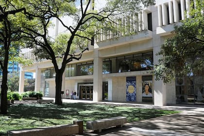 Las universidades de Texas recibieron una orden de identificar el estatus migratorio de los alumnos