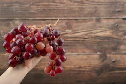 Las uvas rojas tiene propiedades que protegen al cerebro (Foto: Freepik)