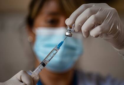 Las vacunas contra el covid-19 se fabricaron en tiempo récord