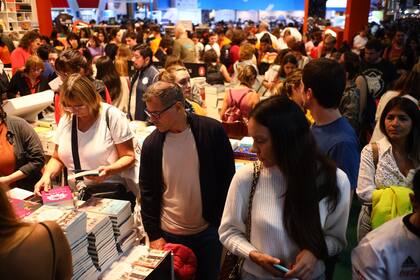 Las ventas de ejemplares de 2023 empatarían con las de 2022, mientras que la asistencia de público se ubicaría por debajo