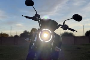 Así es la moto retro “barata” pensada para la ciudad