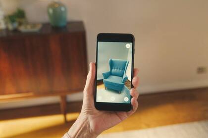 Las ventas online son un territorio por conquistar en nuestro país. La desconfianza en usar la tarjeta de crédito y las dudas en el sistema de devoluciones demoran el desarrollo del e-commerce, que triunfa en otros países.