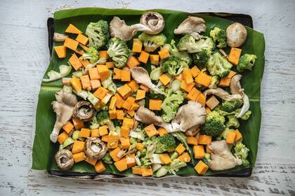 Las verduras de otoño son la base de esta sopa ramen