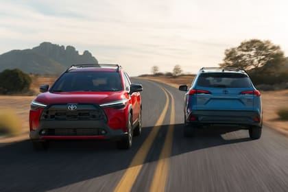 Las versiones combustible e híbrida están disponibles en el Toyota Corolla Cross