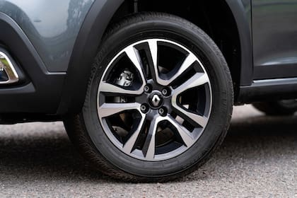 Las versiones CTV de ambos modelos cuentan con llantas de 16".