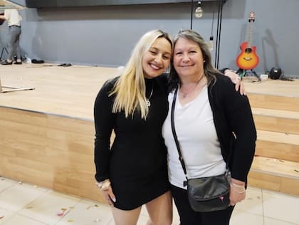 Las víctimas son Adriana Miriam Velázquez, de 52 años, y su hija Mariana Belén Bustos, de 25