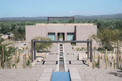 Las viñas, el agua y las piedras son los elementos principales de la arquitectura.