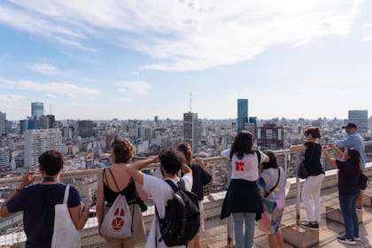 Las visitas no requieren de conocimiento técnico y son abiertas a todo público, y en ellas se propicia el intercambio con los anfitriones o los arquitectos para entender las obras y lo que aportan.