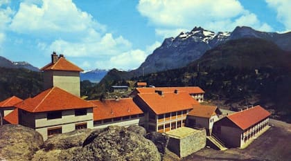 Las vistas hacia el Hotel Futaleufú en la década del 70