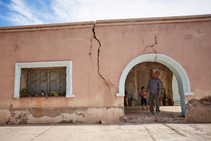 Las viviendas de adobe fueron las que más sufrieron el impacto del sismo de 6,4 grados en San Juan, que aún sigue reportando réplicas.