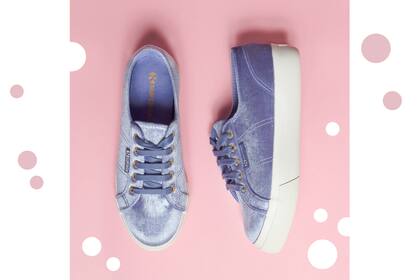 Las zapatillas son ideales para descontracturar un palazzo o un blazer