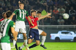 Con polémica, Independiente ganó un partido decisivo y dejó las posiciones al rojo vivo