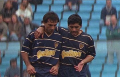 Latorre llegó a jugar con Maradona en Boca en 1997