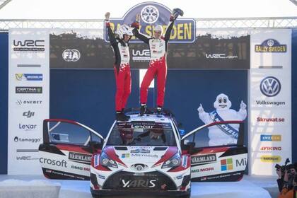 Latvala festeja el triunfo de Toyota en el Rally Mundial