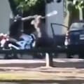 Quién es el motociclista que mató a golpes a un conductor en una pelea de tránsito