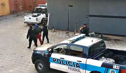 Laudelina, tía de Loan, al llegar detenida a la cárcel de Ezeiza