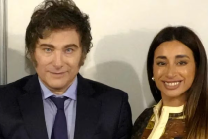 Laura Belén Arrieta, la única pasajera del avión de la polémica, junto con el presidente Javier Milei