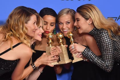 Laura Dern junto con sus compañeras de la serie Big Little Lies, luego de una gran noche para ellas en la entrega de los Globo de Oro