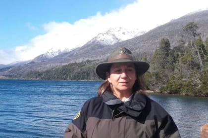 Laura Fenoglio es guardaparques del Parque Nacional Los Alerces, en Chubut