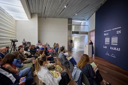 Laura García-Lorca de los Ríos presenta la muestra de Guillermo Kuitca en Granada, en el Centro Federico García Lorca