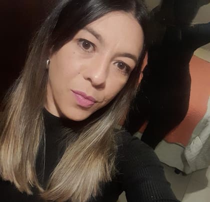 Laura había perdido el control de sus esfínteres. Intentaron levantarla para bañarla, pero balbuceaba incoherencias y una pierna no respondía.