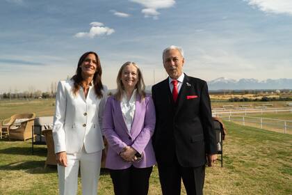 Laura Horta. Hebe Casado y Daniel Miranda, en la presentación de la UMaza